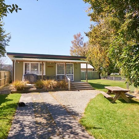 Accommodation Fiordland The Bach - One Bedroom Cottage At 226B Milford Road Te Anau Exterior foto
