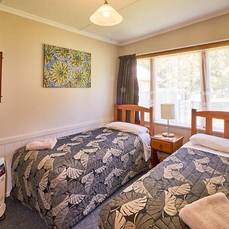 Accommodation Fiordland The Bach - One Bedroom Cottage At 226B Milford Road Te Anau Exterior foto