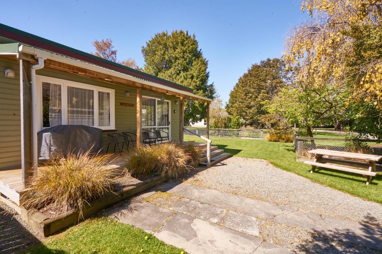 Accommodation Fiordland The Bach - One Bedroom Cottage At 226B Milford Road Te Anau Exterior foto