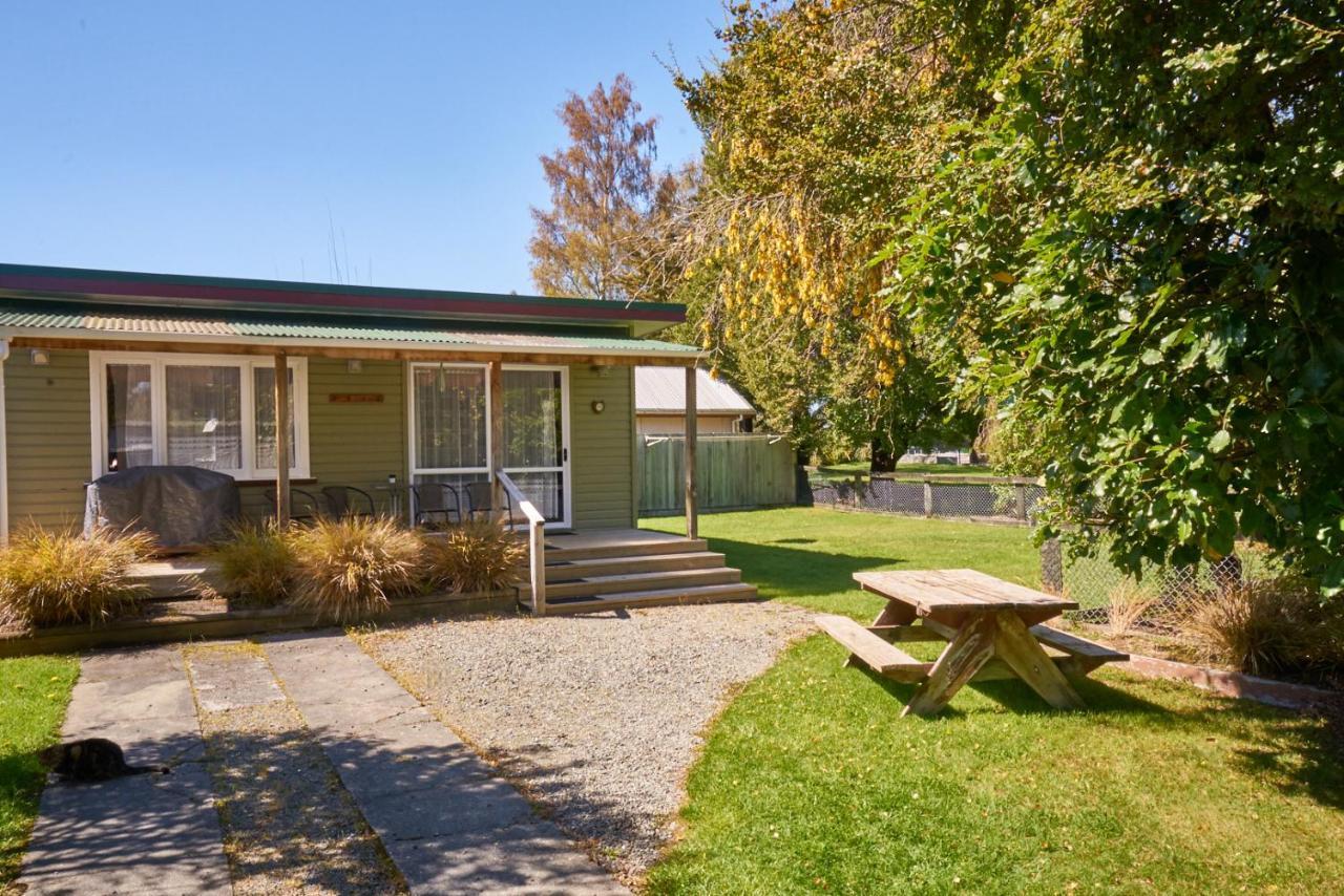 Accommodation Fiordland The Bach - One Bedroom Cottage At 226B Milford Road Te Anau Exterior foto