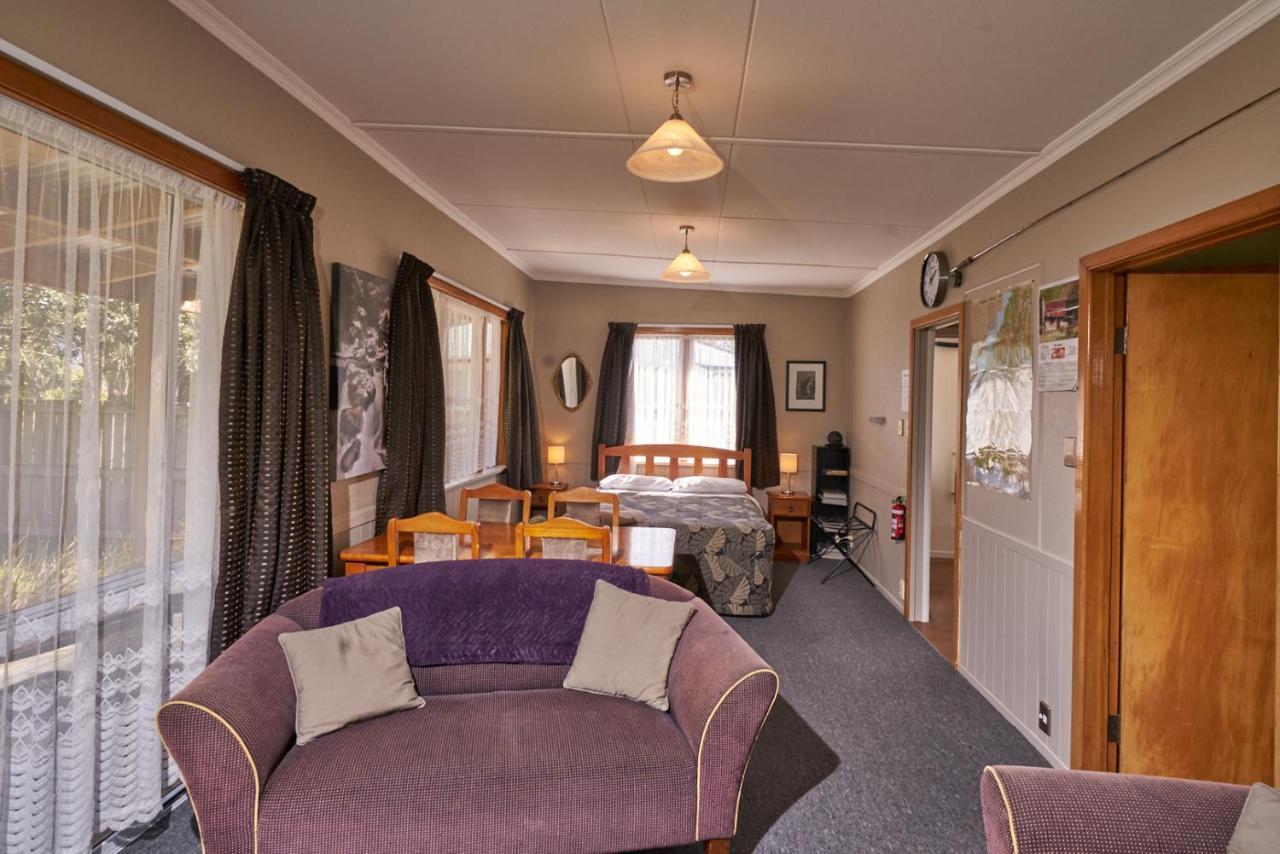 Accommodation Fiordland The Bach - One Bedroom Cottage At 226B Milford Road Te Anau Exterior foto